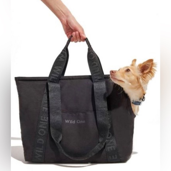 **SOLD OUT** NWT Wild One Everyday Pet Carrier Dog Tote 🖤🖤🖤 - Picture 2 of 9